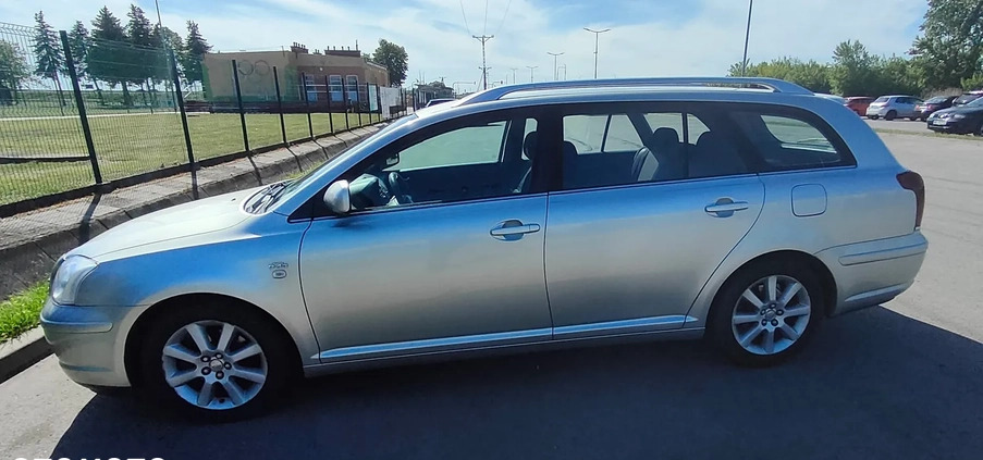 Toyota Avensis cena 5500 przebieg: 312500, rok produkcji 2003 z Radom małe 56